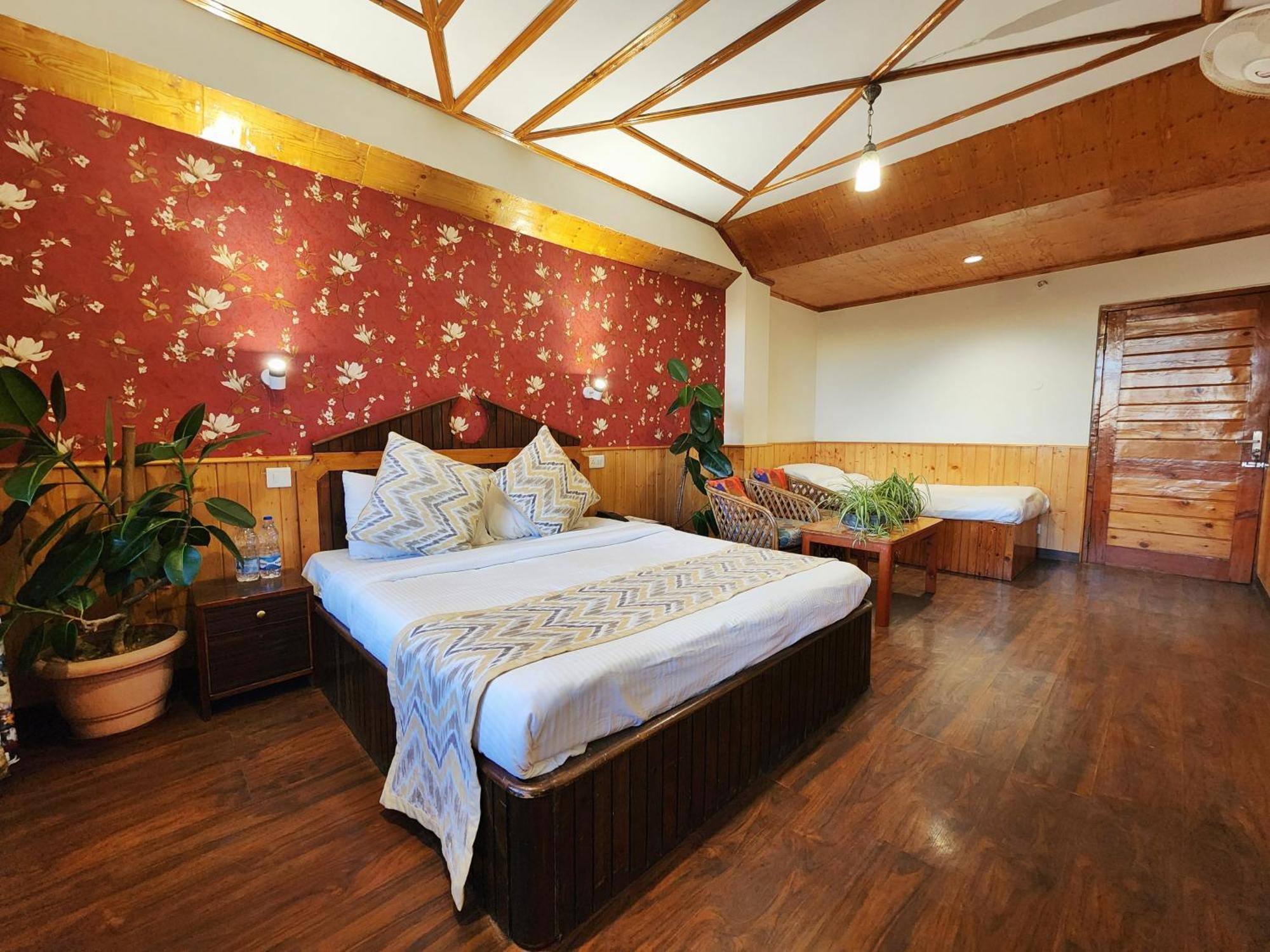 Hotel Pineview Shimla Exterior photo